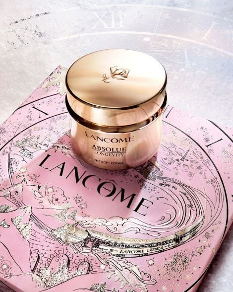 This holiday - gift the extraordinary - Holiday Guide - Lancôme CA